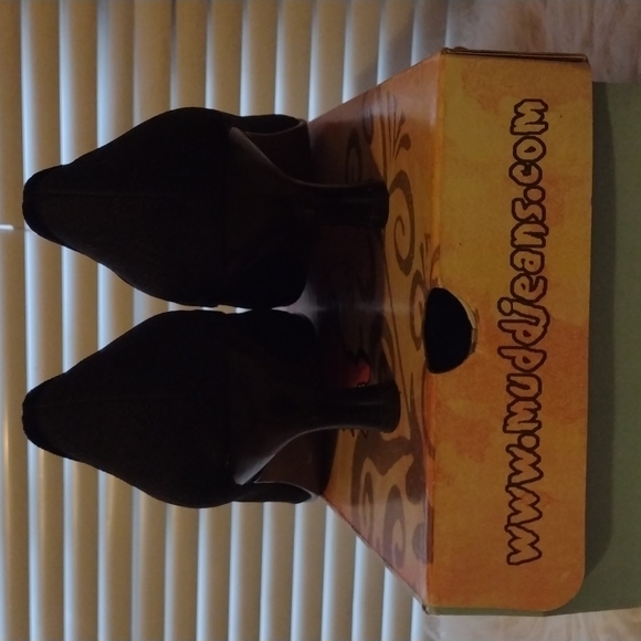 Mudd Women's black low heel shoe - Picture 3 of 4